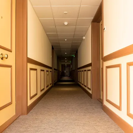 Les Ducs De Avec Hebergement, Repas & Pdj, Seminaire, Bureau & Parking 3* Chevreuse