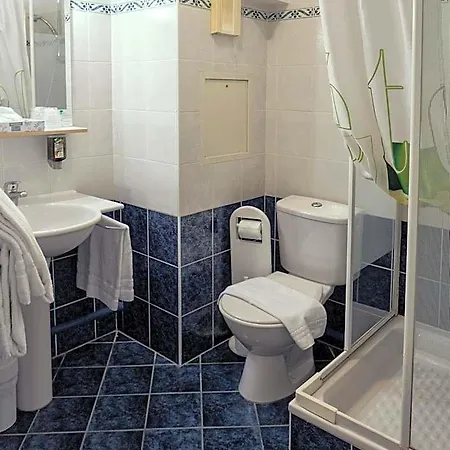 Les Ducs De Avec Hebergement, Repas & Pdj, Seminaire, Bureau & Parking 3*