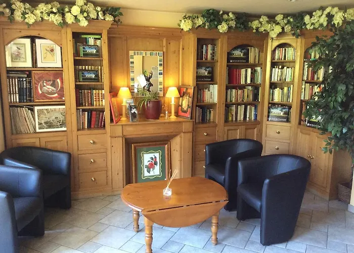 Les Ducs De Avec Hebergement, Repas & Pdj, Seminaire, Bureau & Parking מלון דירות