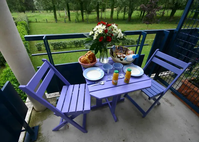 Les Ducs De Avec Hebergement, Repas & Pdj, Seminaire, Bureau & Parking שוברוז